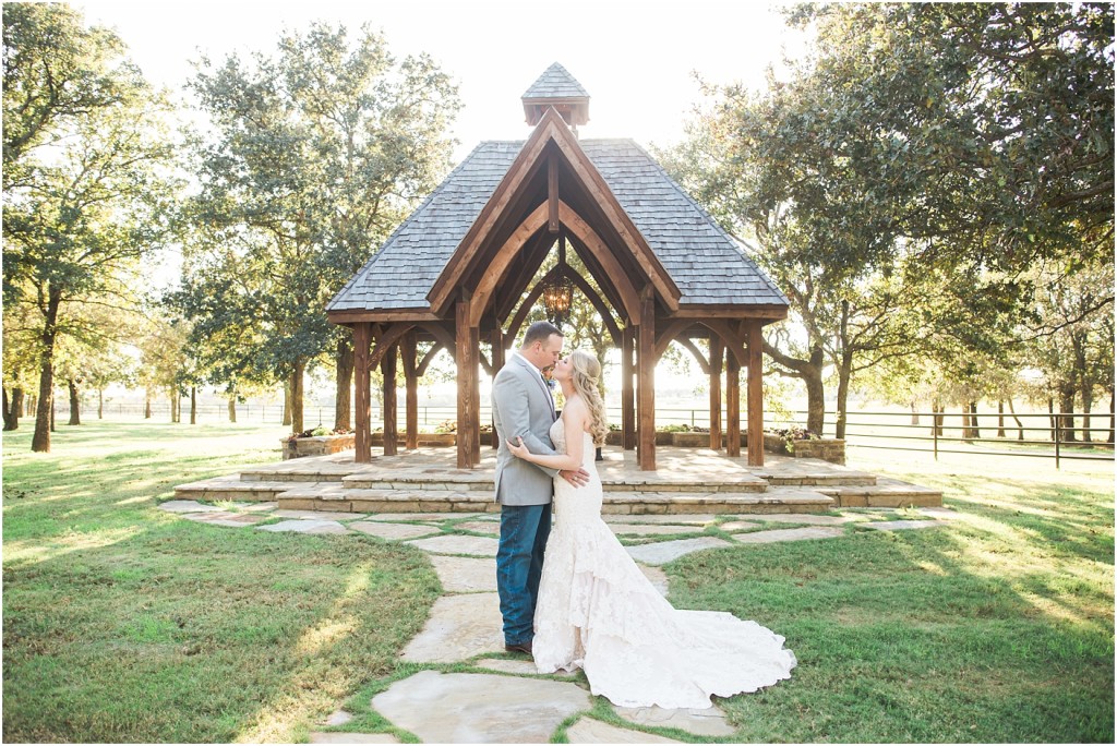 classic-oaks-ranch-wedding-photo-dallas-photography-www-katepease-com_0011