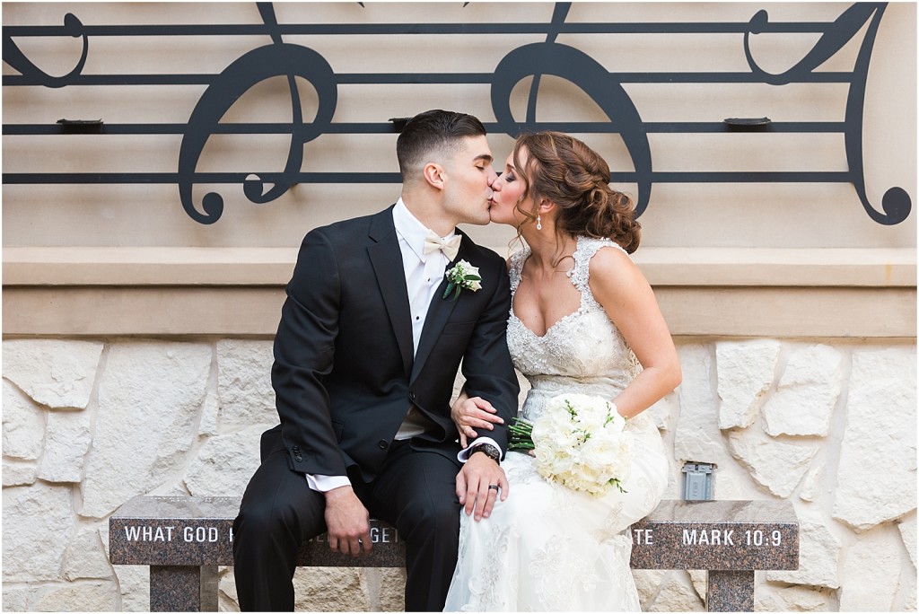 11piazza-in-the-village-wedding-dallas-wedding-photographer